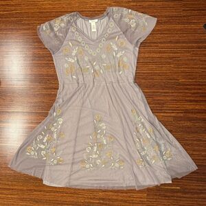 Sundance Dress Sz Large Taupe Embroidered Floral
Lace Lined Mesh Dress